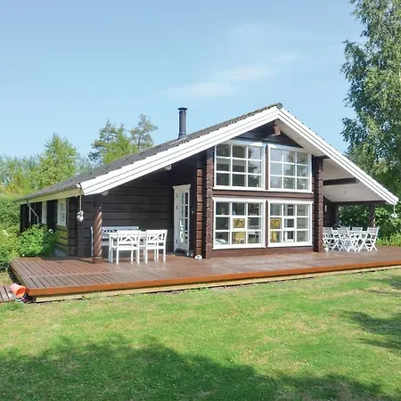 Lovely In Vaeggerlose With Kitchen Casa de Férias Bøtø By
